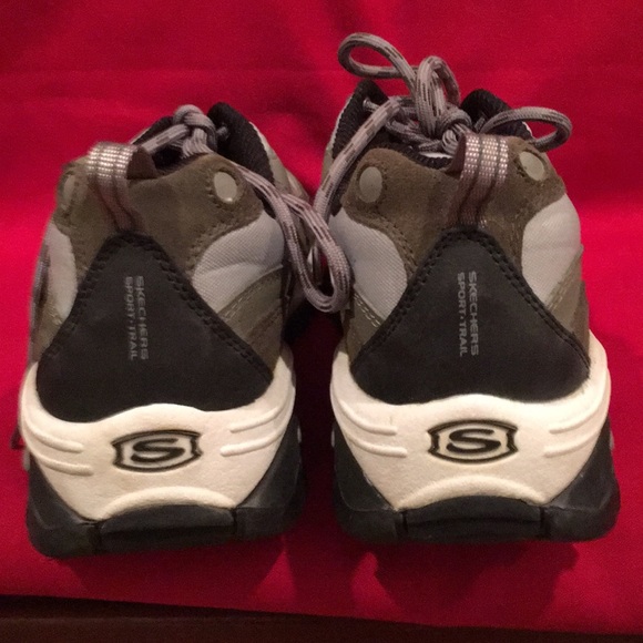Skechers tennis shoes - Picture 4 of 5